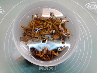 fu豇豆腊肉叶儿粑的做法步骤：2