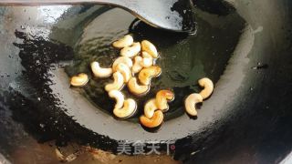 西芹腰果百合的做法步骤：7