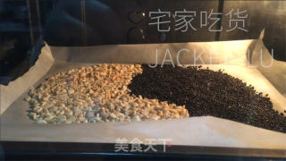 抹茶青团，味道清香，色泽翠绿，超香黑芝麻花生馅的做法步骤：1