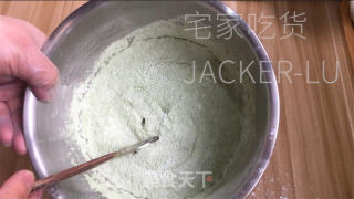 抹茶青团，味道清香，色泽翠绿，超香黑芝麻花生馅的做法步骤：5