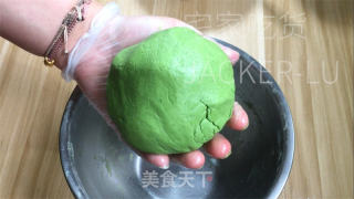 抹茶青团，味道清香，色泽翠绿，超香黑芝麻花生馅的做法步骤：9