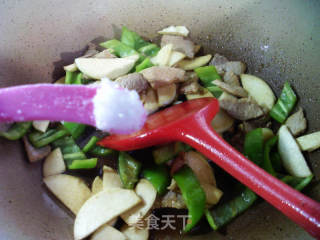 瘦肉青椒炒茭白的做法步骤：9