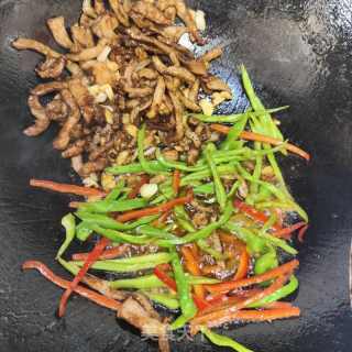 椒丝炒肉的做法步骤：6