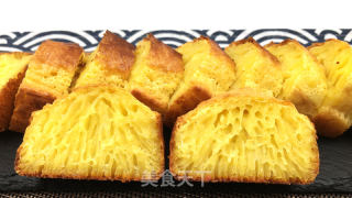 椰香黄金糕，颜色金黄，质地细腻，软糯香甜，色香味俱佳。的做法