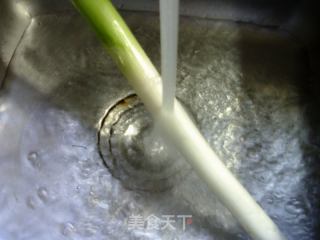 大葱烧鲜素鸡的做法步骤：2