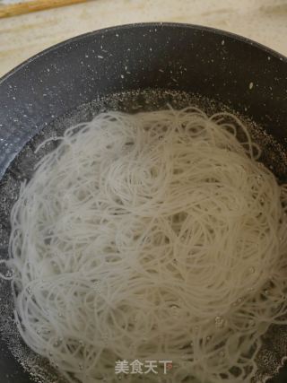 小龙虾米粉的做法步骤：3