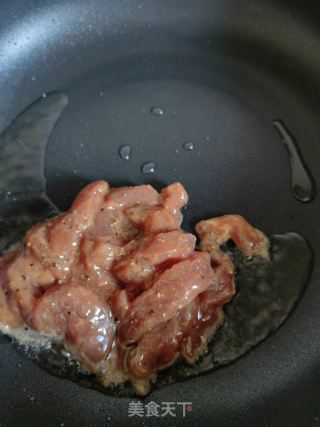 青红双椒炒牛肉的做法步骤：6