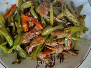 青红双椒炒牛肉的做法步骤：13
