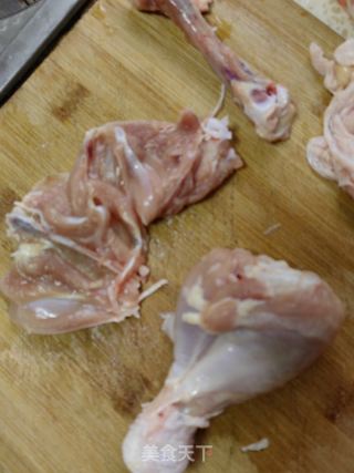 香炸鸡腿丁的做法步骤：1