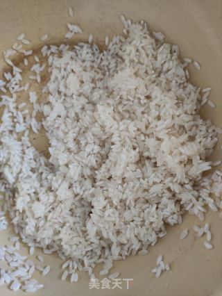 烧猪头花生瑶柱菜心粥的做法步骤：2
