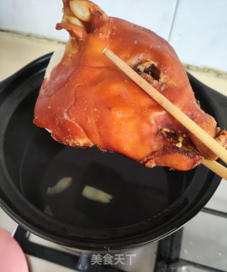 烧猪头花生瑶柱菜心粥的做法步骤：5