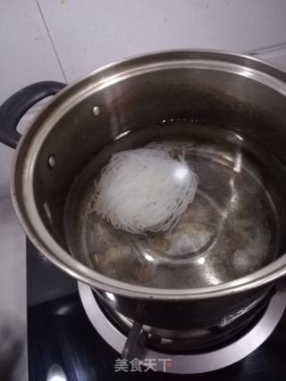 豆腐粉丝汤的做法步骤：1