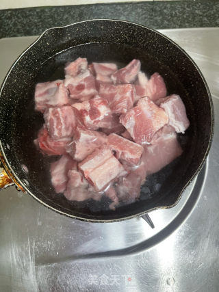 春笋焖排骨的做法步骤：5