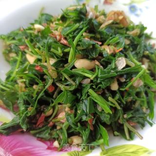 花生拌马兰头的做法