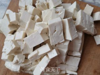 香椿芽拌豆腐的做法步骤：5