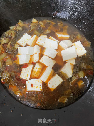 水煮酸菜豆腐肉片的做法步骤：11