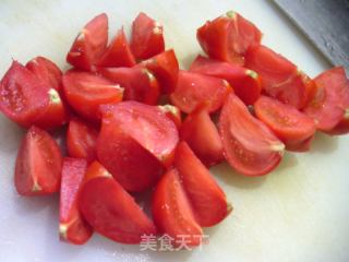 榨菜丝蛋饺番茄汤的做法步骤：2