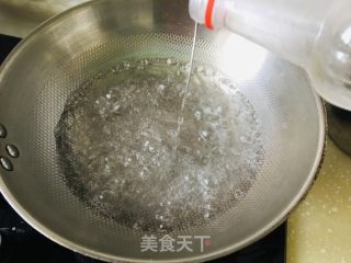 蒜汁藕片的做法步骤：2