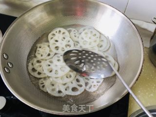 蒜汁藕片的做法步骤：3