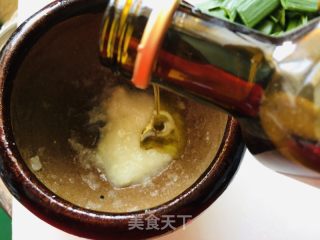 蒜汁藕片的做法步骤：7