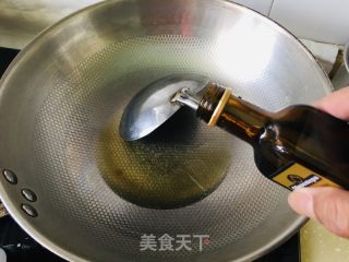 蒜苗炒过油肉的做法步骤：2