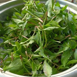 胡萝卜肉糜炒马兰头的做法步骤：1