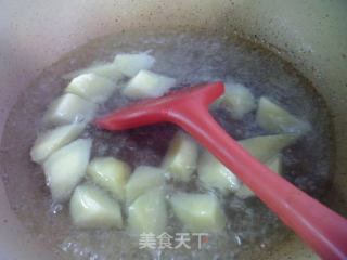 咸菜洋芋艿番茄汤的做法步骤：5