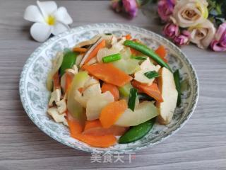 胡萝卜菜心炒豆干的做法步骤：7