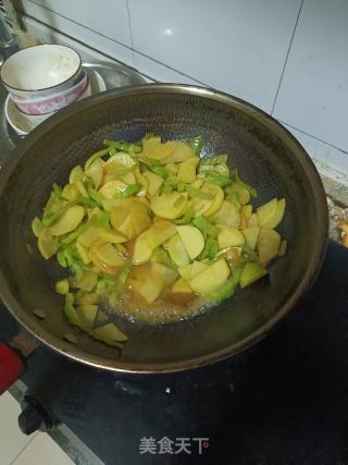 尖椒炒土豆片的做法步骤：7