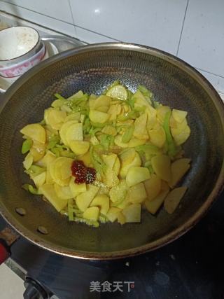 尖椒炒土豆片的做法步骤：8