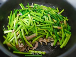 蒜薹炒肉的做法步骤：4