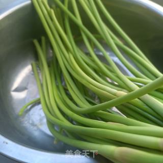 蒜苔炒鸽胗的做法步骤：1