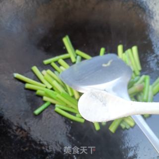 蒜苔炒鸽胗的做法步骤：6