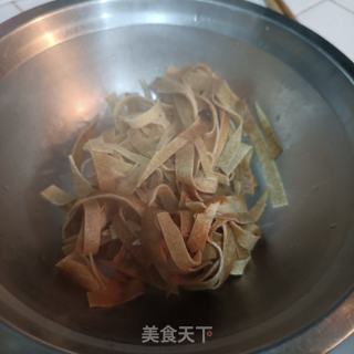 马兰头拌豆皮的做法步骤：3