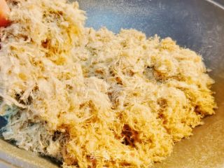 超简单的自制肉松，酥脆鲜香又好吃的做法步骤：7