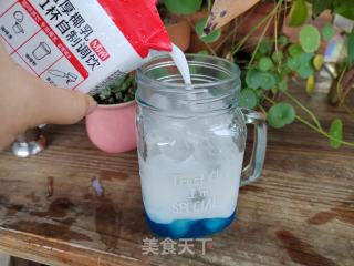 蓝椰拿铁的做法步骤：3