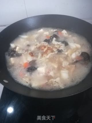 野蘑菇鸡肉蔬菜汤的做法步骤：10
