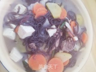 野蘑菇鸡肉蔬菜汤的做法步骤：13