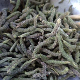 虾仁炒构树穗的做法步骤：1
