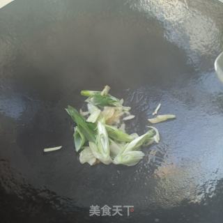 虾仁炒构树穗的做法步骤：11