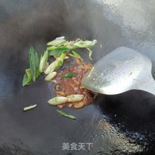 虾仁炒构树穗的做法步骤：12