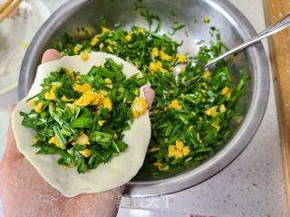 韭菜鸡蛋馅菜盒的做法步骤：7