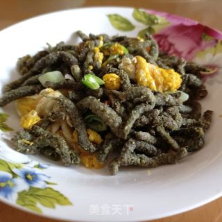 鸡蛋炒构树穗的做法步骤：6