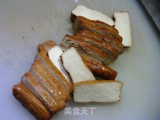 菌菇炒香干的做法步骤：2