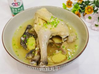 简单易做，营养滋补的清蒸童子鸡的做法步骤：7