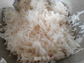 萝卜丝肉馅蒸饺的做法步骤：2