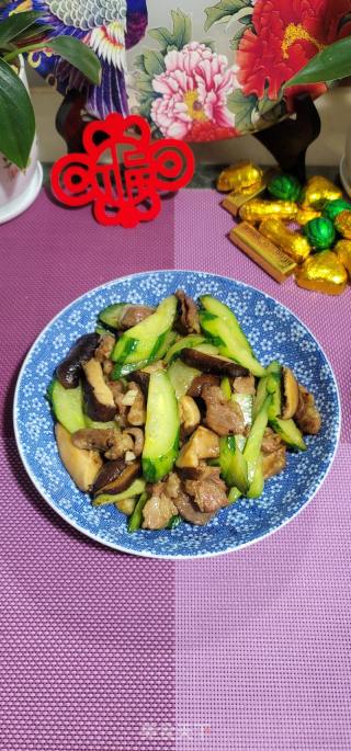 香菇瘦肉炒青瓜的做法步骤：7