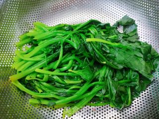 凉拌菠菜粉丝的做法步骤：3