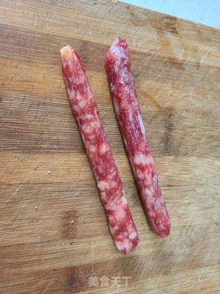 生菜炒广式腊肠的做法步骤：1