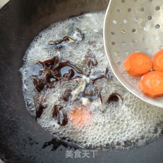 黄瓜炒蛎肉的做法步骤：3